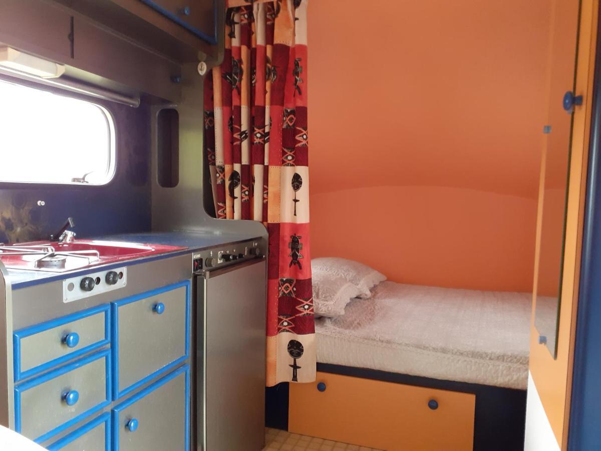 Maison d'Hôtes Afrika du Queyroux Ginestet Extérieur photo