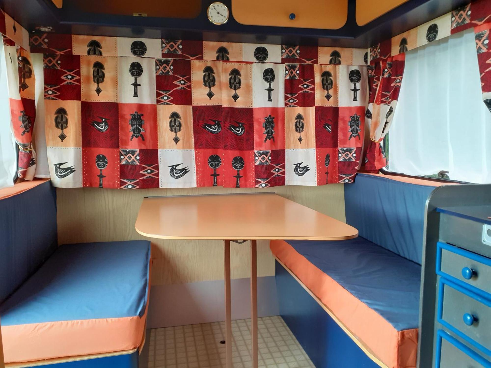 Maison d'Hôtes Afrika du Queyroux Ginestet Chambre photo