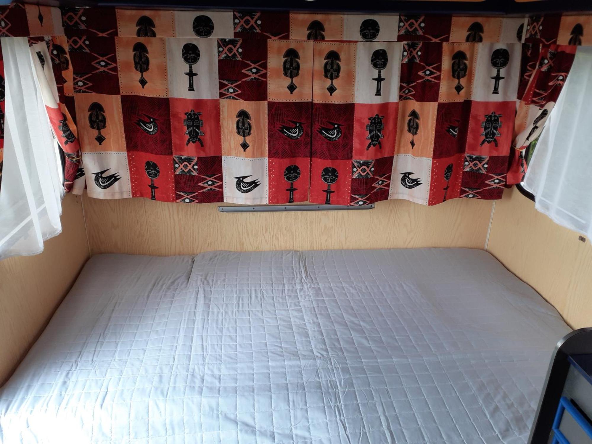 Maison d'Hôtes Afrika du Queyroux Ginestet Chambre photo